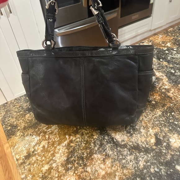 Coach Black Leather Gallery Bag - Picture 12 of 15
